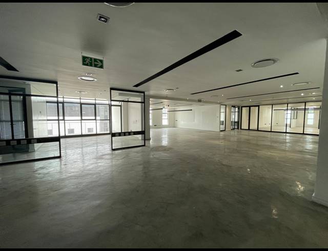 2,592M² OFFICE TO LET IN BRYANSTON
